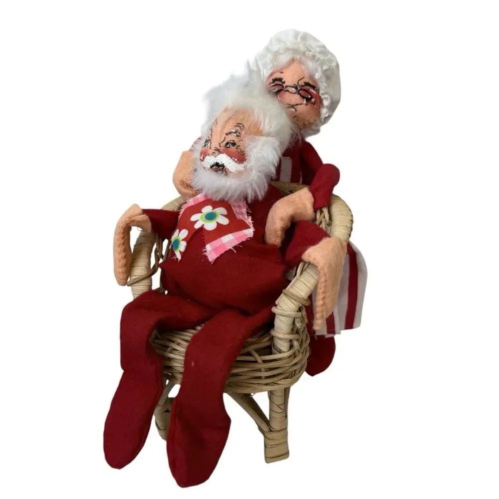ANNALEE Santa And Mrs. Claus Wicker Chair Christmas Decor Folkart Shabby Chic